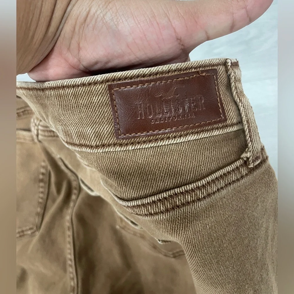 Hollister Curvy High Rise Mom Jeans Tan‎ Plus Size 21R Solid